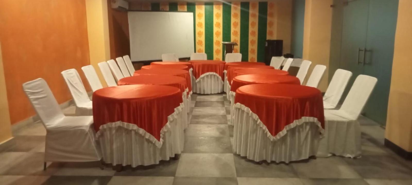 Hotel Grand Surya Kodarma Extérieur photo